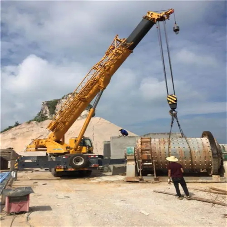 东区吊车的运输费用是否包含在租赁费用中